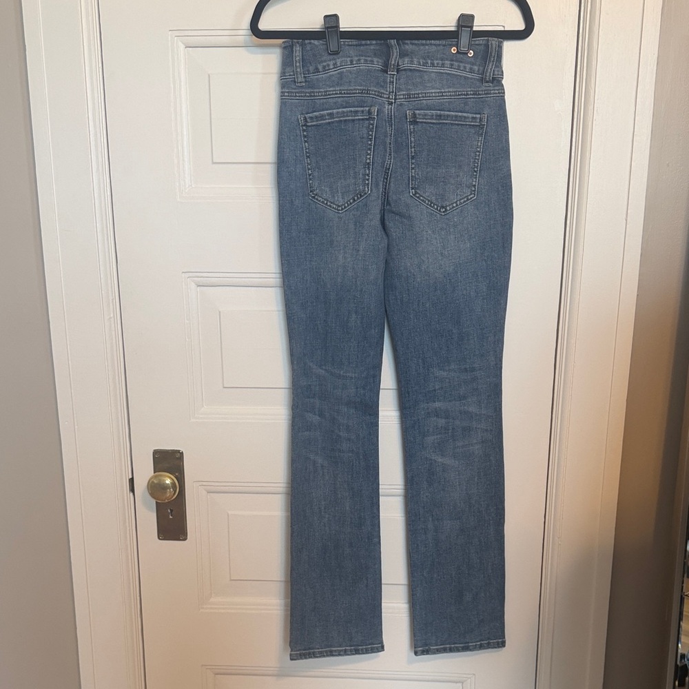 CAbi 4521 Cinch Straight Vintage Blue Jeans Sz 2 NWT Originally $142 - Picture 2 of 4